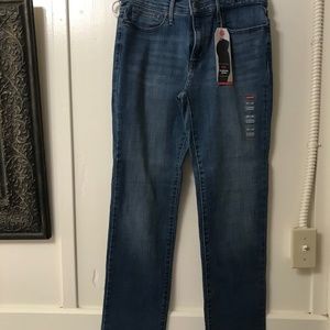 Levi's 314 Slimming Straight 30X32 *NWT*